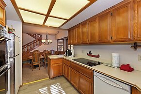 Canyon Castle Mtn Retreat w Hot Tub