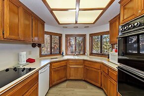 Canyon Castle Mtn Retreat w Hot Tub