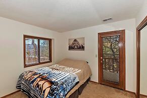 Canyon Castle Mtn Retreat w Hot Tub