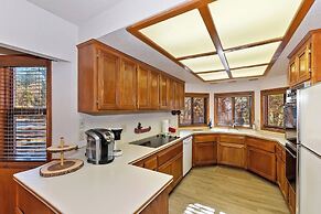 Canyon Castle Mtn Retreat w Hot Tub