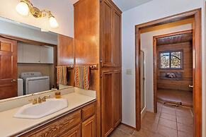 Canyon Castle Mtn Retreat w Hot Tub