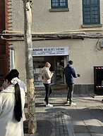 Shanghai Hills& Art Suite 18