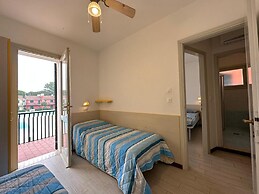 Renovated Villa With Garden and Pool Access