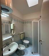 Renovated Villa With Garden and Pool Access