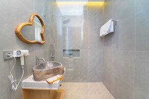 Keenan Living Luxe Seturan