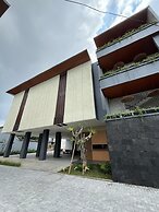 Keenan Living Luxe Seturan