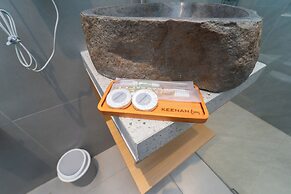 Keenan Living Luxe Seturan