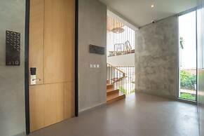 Keenan Living Luxe Seturan