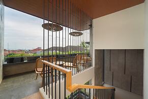 Keenan Living Luxe Seturan