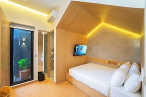 Keenan Living Luxe Seturan