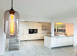 Big House for 10 People