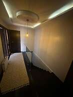 Luxury Central Cosy Villa