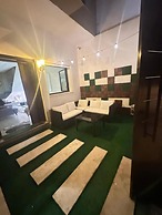 Luxury Central Cosy Villa