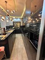 Luxury Central Cosy Villa