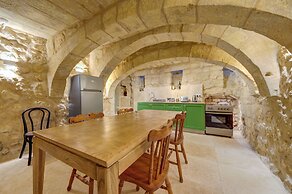 Room-ta' Karmenu - An 800 Year old Moder