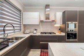 Luxury 3 BR Apt in Gzira Near Sliema - Stjulians