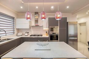 Luxury 3 BR Apt in Gzira Near Sliema - Stjulians