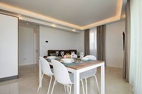 Luxury Penthouse With Private Pool and sea Views, Sleeps 6