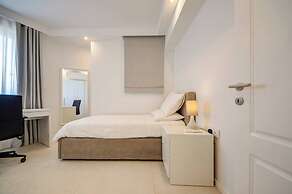 Luxury Penthouse With Private Pool and sea Views, Sleeps 6