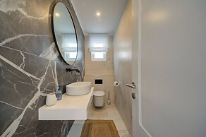 Luxury Penthouse With Private Pool and sea Views, Sleeps 6