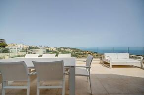 Luxury Penthouse With Private Pool and sea Views, Sleeps 6
