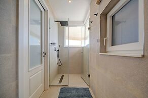 Luxury Penthouse With Private Pool and sea Views, Sleeps 6