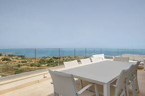 Luxury Penthouse With Private Pool and sea Views, Sleeps 6