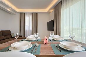 Luxury Penthouse With Private Pool and sea Views, Sleeps 6