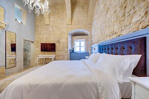 Room-ta Karmenu - An 800 Year old Modern