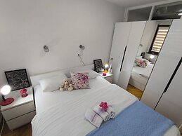 Chengic Villa Comfort - Modern 2-Bedroom