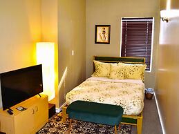 Cozy Nest Near UND Campus