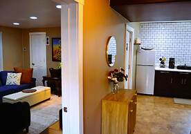 Cozy Nest Near UND Campus