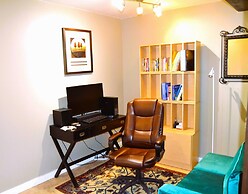 Cozy Nest Near UND Campus