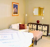 Cozy Nest Near UND Campus