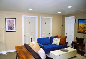 Cozy Nest Near UND Campus