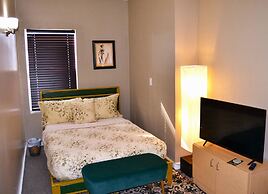 Cozy Nest Near UND Campus