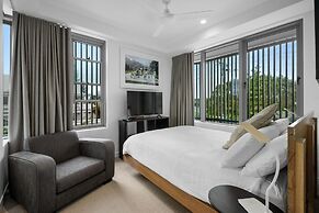 Bilinga Beachfront Luxury at Lana