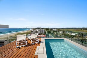 Bilinga Beachfront Luxury at Lana