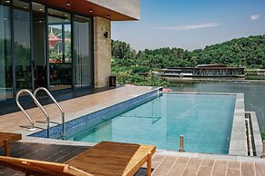 Lamori Resort & Spa
