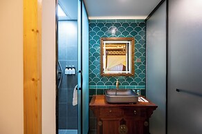 Peking Courtyard Qianmen