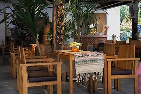 Jinghong Chen Duo Nan Shan Man Zhen