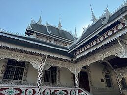 Jinghong Chen Duo Nan Shan Man Zhen