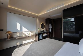 Jinghong Chen Duo Nan Shan Man Zhen