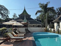 Jinghong Chen Duo Nan Shan Man Zhen