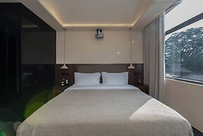 Jinghong Chen Duo Nan Shan Man Zhen