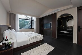 Jinghong Chen Duo Nan Shan Man Zhen