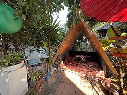 Jinghong Chen Duo Nan Shan Man Zhen