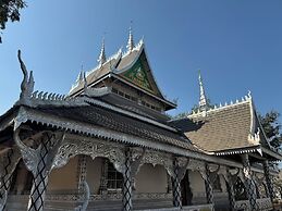 Jinghong Chen Duo Nan Shan Man Zhen