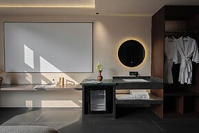 Jinghong Chen Duo Nan Shan Man Zhen