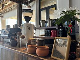 Jinghong Chen Duo Nan Shan Man Zhen